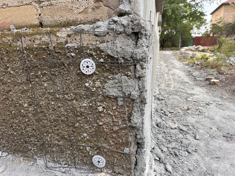 Для наружных работ исплользуется оцинкованная сетка